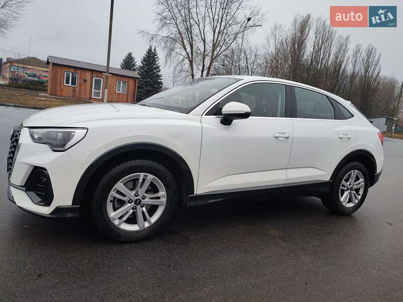 Позашляховик / Кросовер Audi Q3 2021 в Чернігові