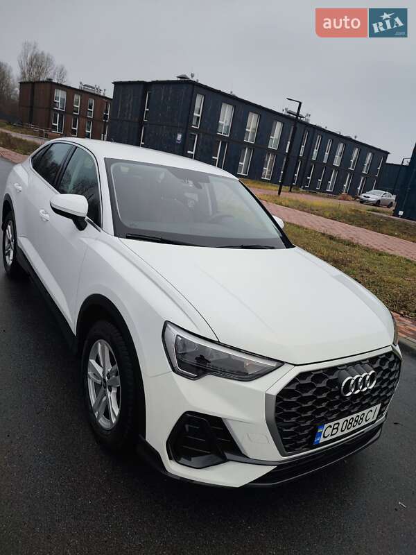 Позашляховик / Кросовер Audi Q3 2021 в Чернігові