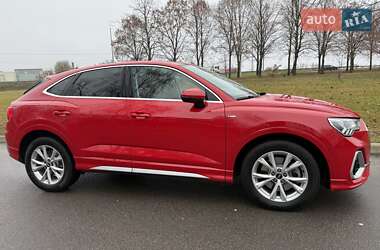 Внедорожник / Кроссовер Audi Q3 2021 в Киеве