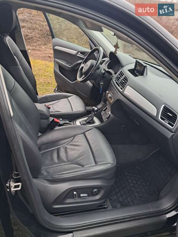 Позашляховик / Кросовер Audi Q3 2016 в Чернівцях