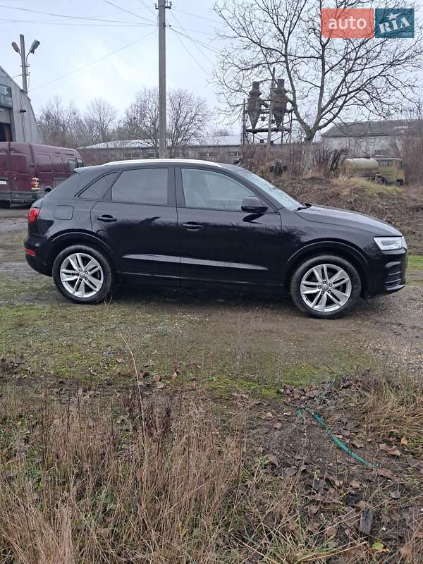Позашляховик / Кросовер Audi Q3 2016 в Чернівцях