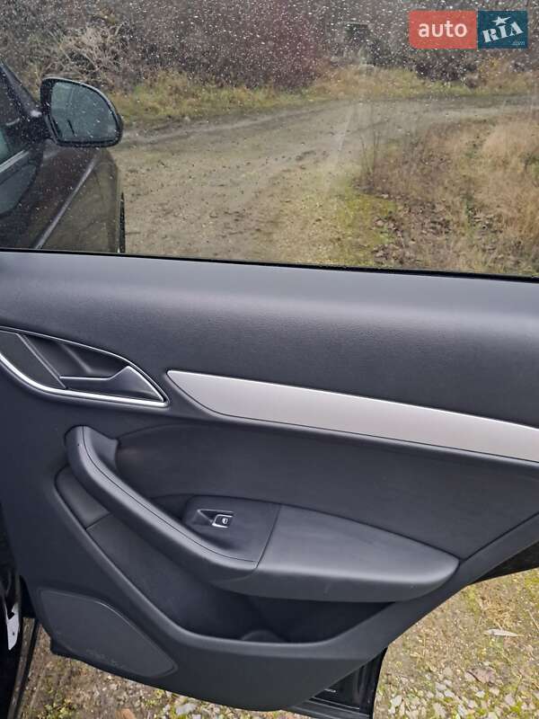 Позашляховик / Кросовер Audi Q3 2016 в Чернівцях