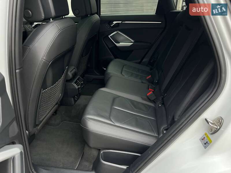 Внедорожник / Кроссовер Audi Q3 2019 в Одессе