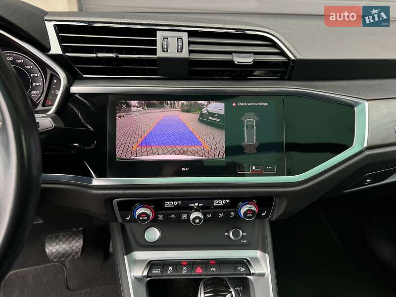 Внедорожник / Кроссовер Audi Q3 2019 в Одессе