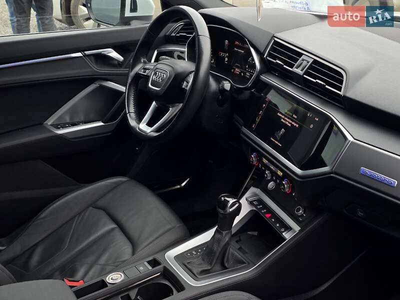 Внедорожник / Кроссовер Audi Q3 2019 в Тернополе