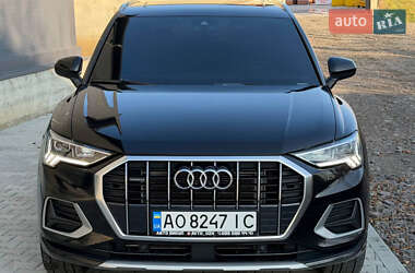 Внедорожник / Кроссовер Audi Q3 2019 в Ужгороде