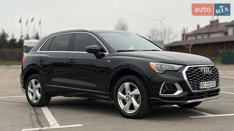 Внедорожник / Кроссовер Audi Q3 2019 в Львове