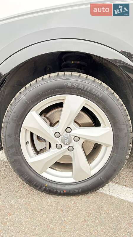 Внедорожник / Кроссовер Audi Q3 2019 в Львове