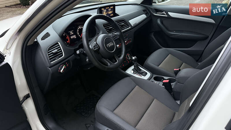 Внедорожник / Кроссовер Audi Q3 2013 в Киеве