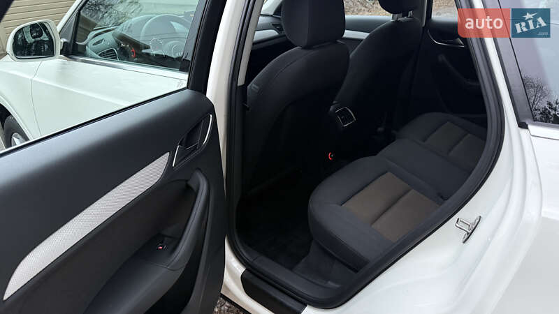 Внедорожник / Кроссовер Audi Q3 2013 в Киеве