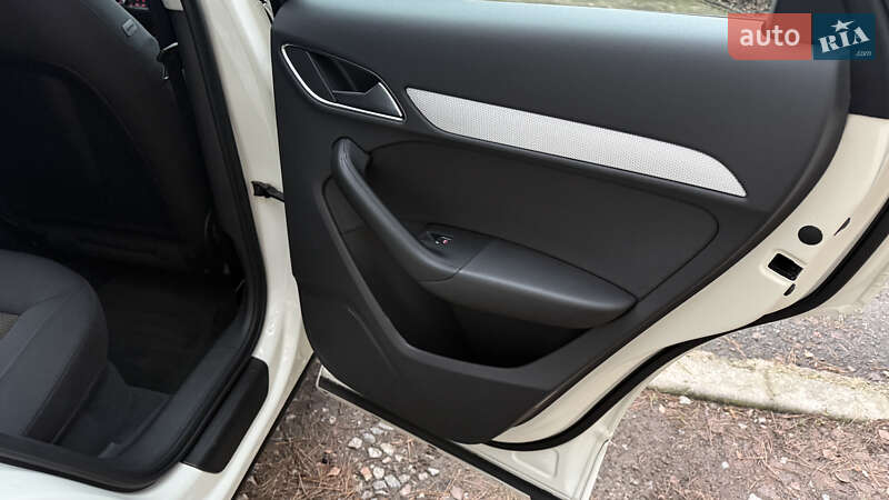 Внедорожник / Кроссовер Audi Q3 2013 в Киеве