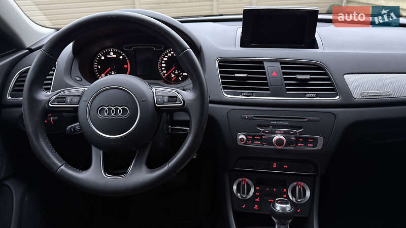 Внедорожник / Кроссовер Audi Q3 2013 в Киеве