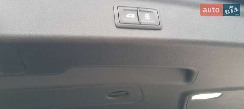 Внедорожник / Кроссовер Audi Q3 2020 в Стрые