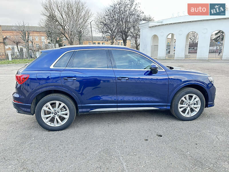 Внедорожник / Кроссовер Audi Q3 2024 в Белой Церкви