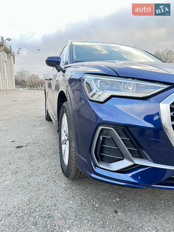 Внедорожник / Кроссовер Audi Q3 2024 в Белой Церкви