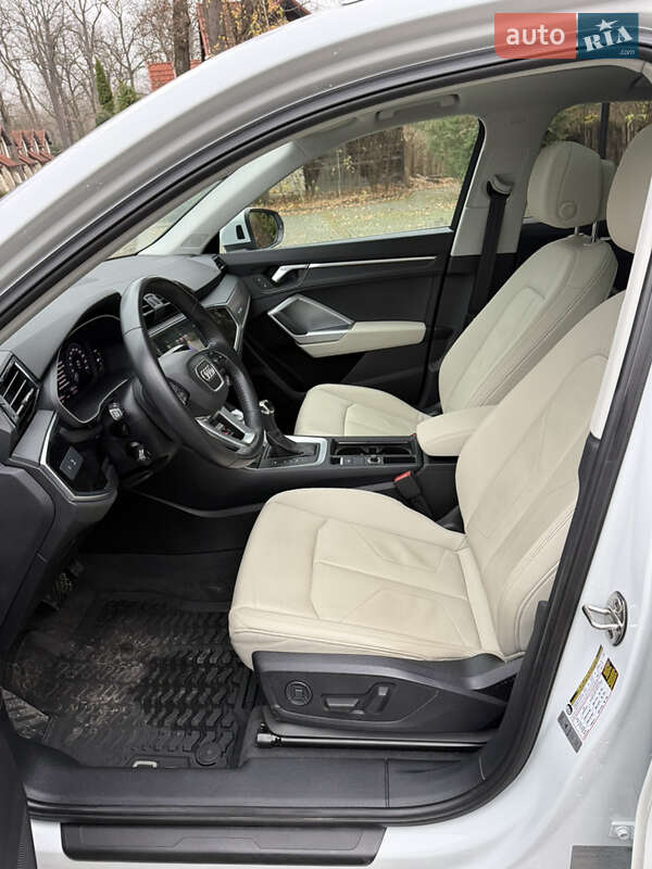 Внедорожник / Кроссовер Audi Q3 2019 в Львове