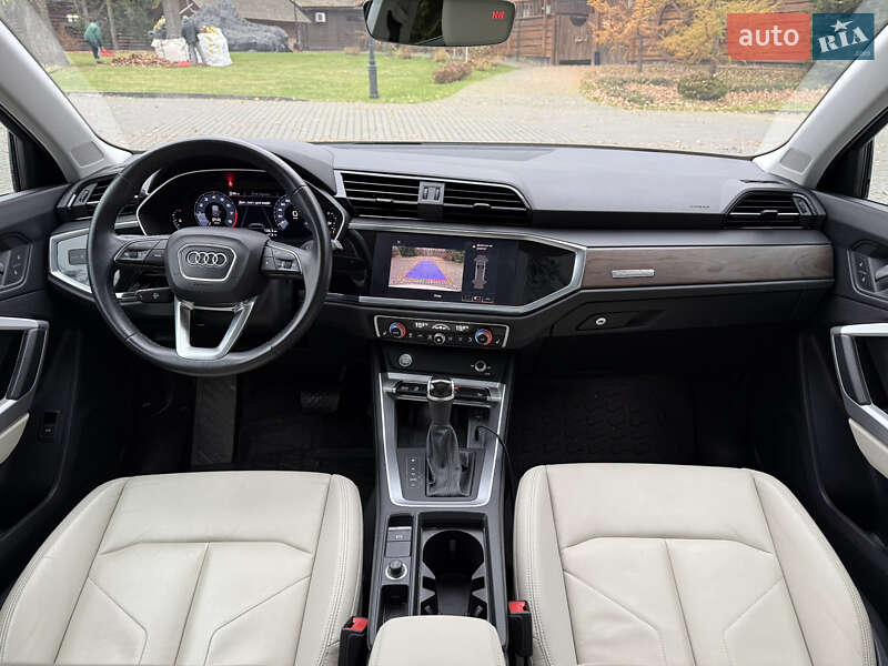 Внедорожник / Кроссовер Audi Q3 2019 в Львове