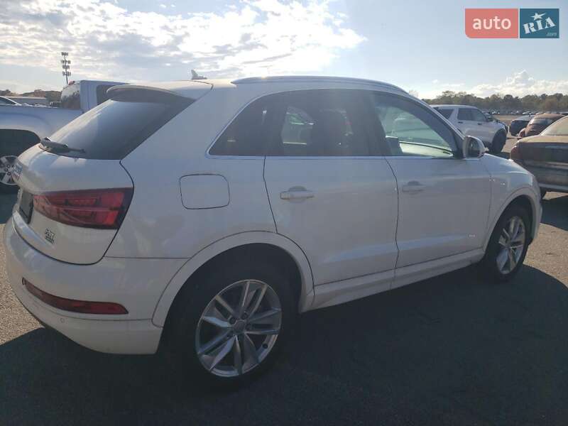 Внедорожник / Кроссовер Audi Q3 2016 в Полтаве