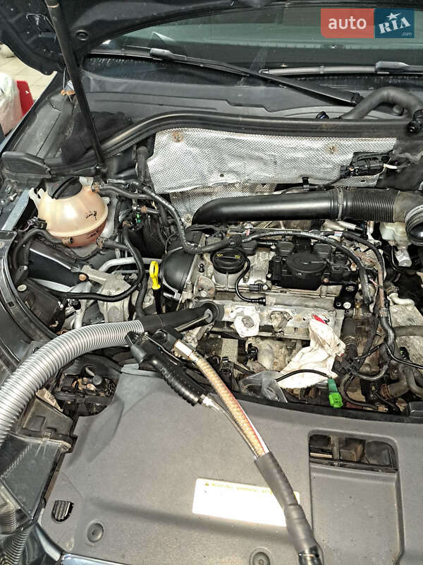 Внедорожник / Кроссовер Audi Q3 2014 в Ужгороде