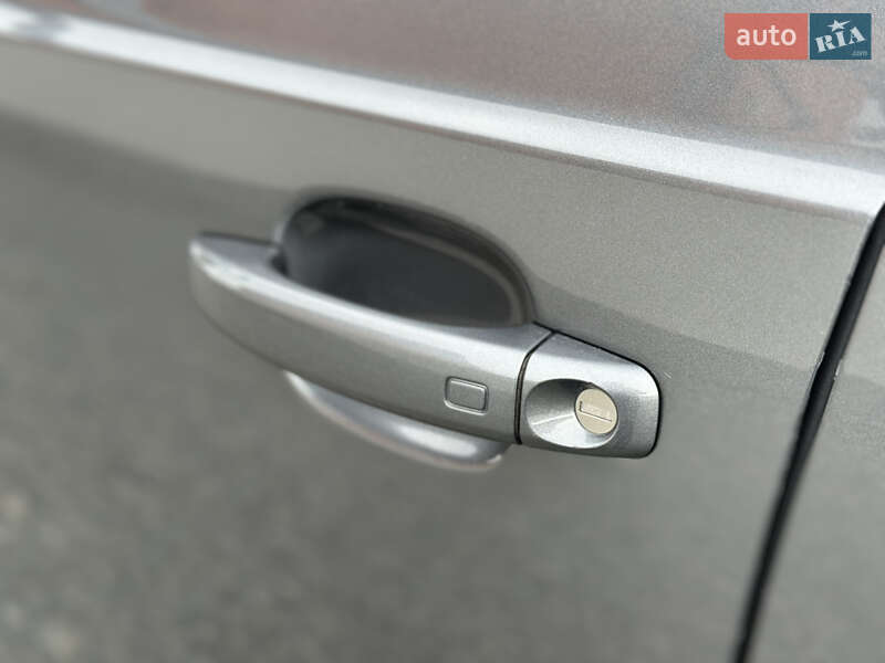 Внедорожник / Кроссовер Audi Q3 2014 в Ужгороде