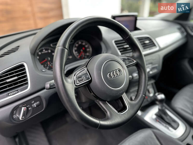 Внедорожник / Кроссовер Audi Q3 2014 в Ужгороде