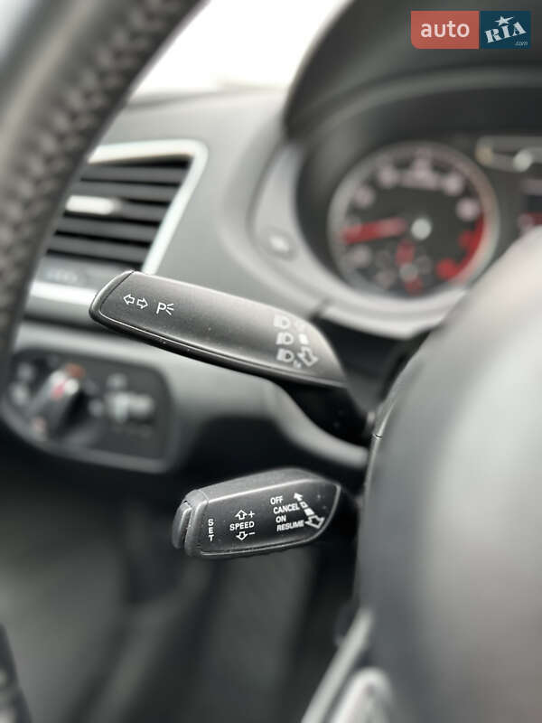 Внедорожник / Кроссовер Audi Q3 2014 в Ужгороде