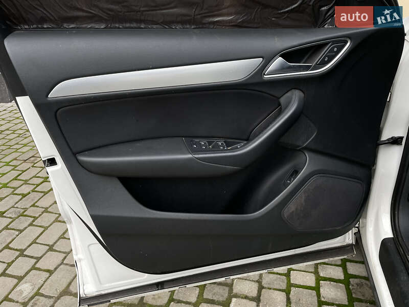 Внедорожник / Кроссовер Audi Q3 2017 в Луцке