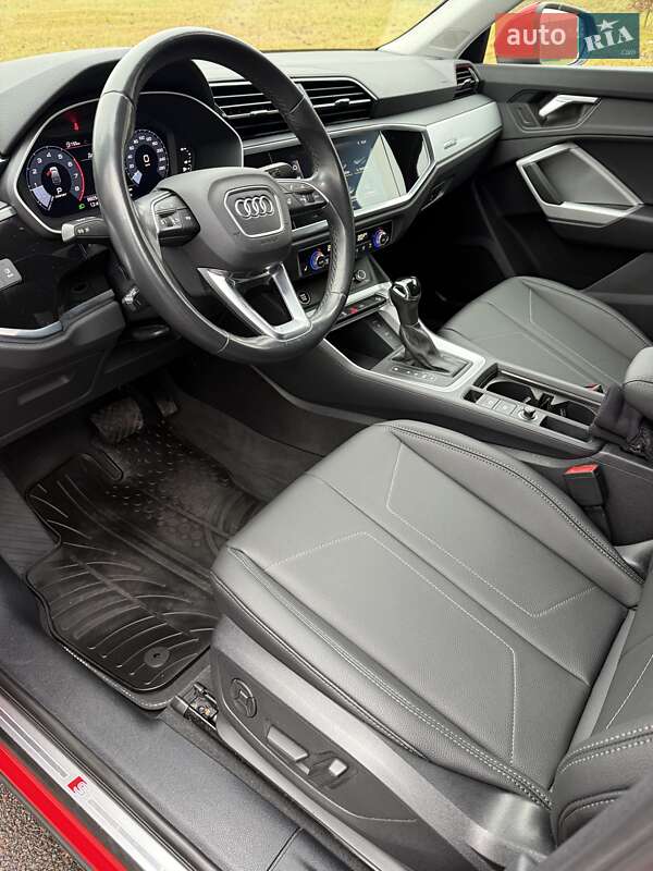 Внедорожник / Кроссовер Audi Q3 2021 в Киеве