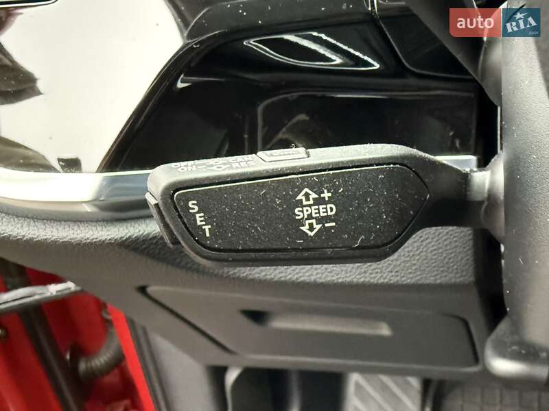 Внедорожник / Кроссовер Audi Q3 2021 в Киеве