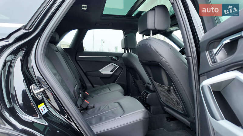 Внедорожник / Кроссовер Audi Q3 2020 в Киеве