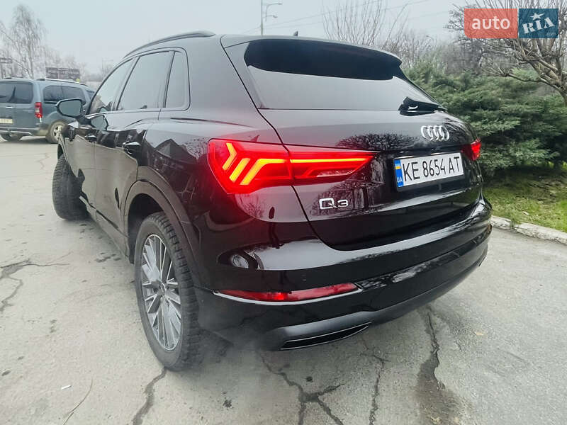 Внедорожник / Кроссовер Audi Q3 2022 в Днепре