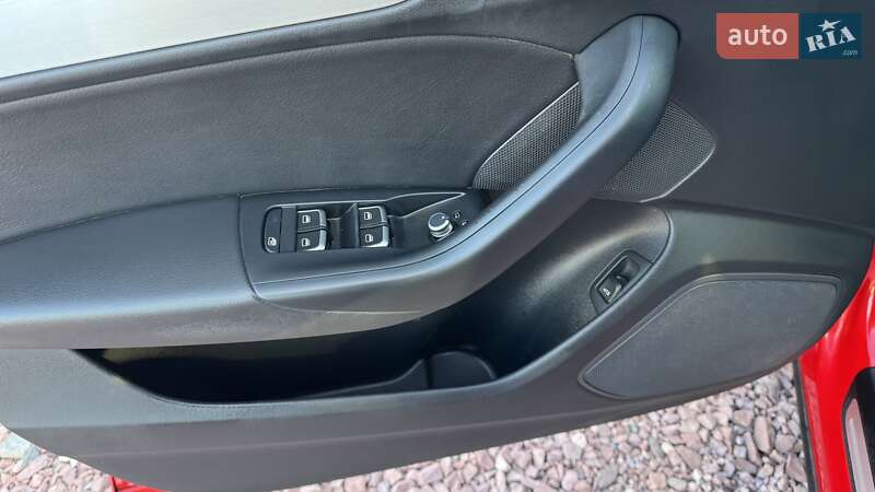 Позашляховик / Кросовер Audi Q3 2018 в Києві фото 13 Позашляховик / Кросовер Audi Q3 2018 в Києві