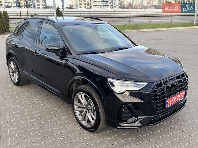 Внедорожник / Кроссовер Audi Q3 2024 в Киеве