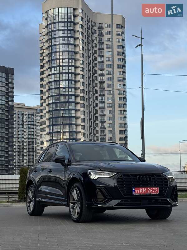 Внедорожник / Кроссовер Audi Q3 2024 в Киеве