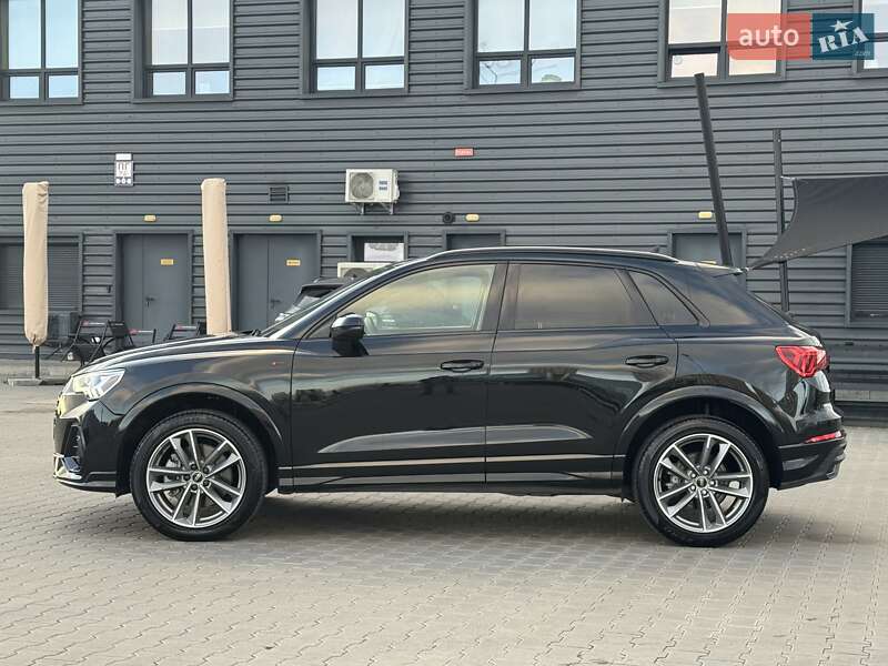 Внедорожник / Кроссовер Audi Q3 2024 в Киеве