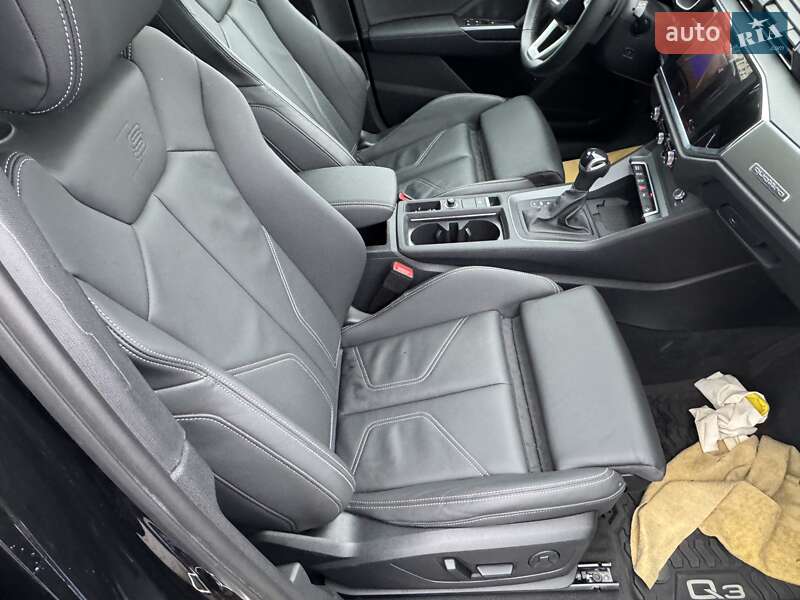Внедорожник / Кроссовер Audi Q3 2024 в Киеве