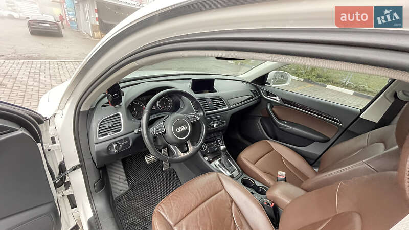 Внедорожник / Кроссовер Audi Q3 2015 в Харькове