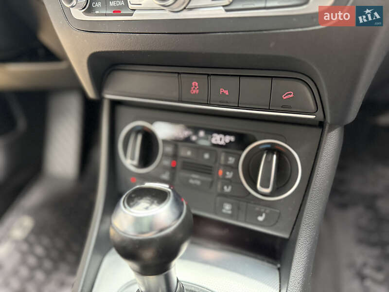 Внедорожник / Кроссовер Audi Q3 2015 в Львове