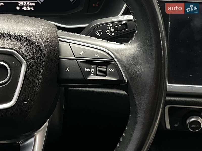 Внедорожник / Кроссовер Audi Q3 2019 в Киеве