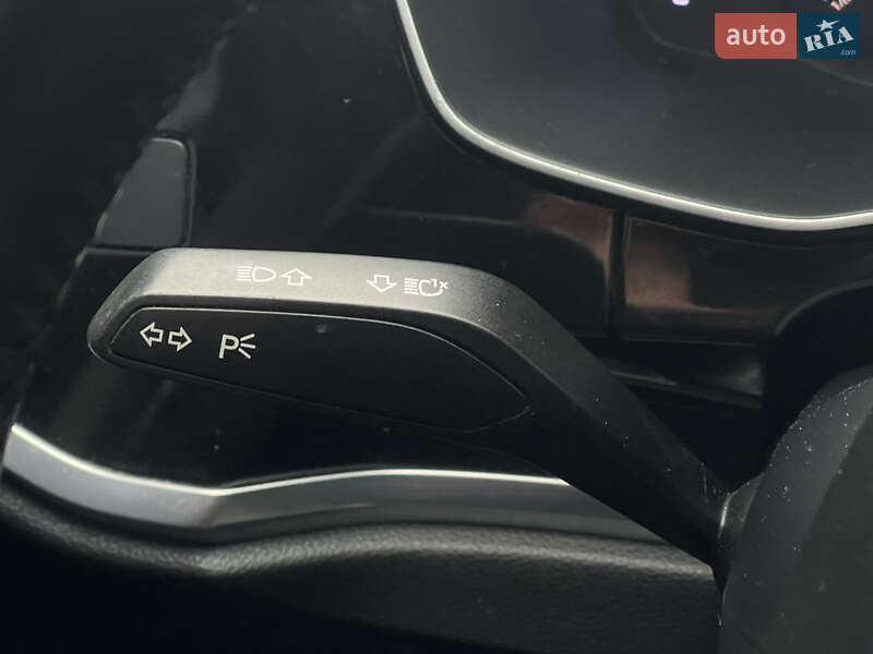 Внедорожник / Кроссовер Audi Q3 2019 в Киеве