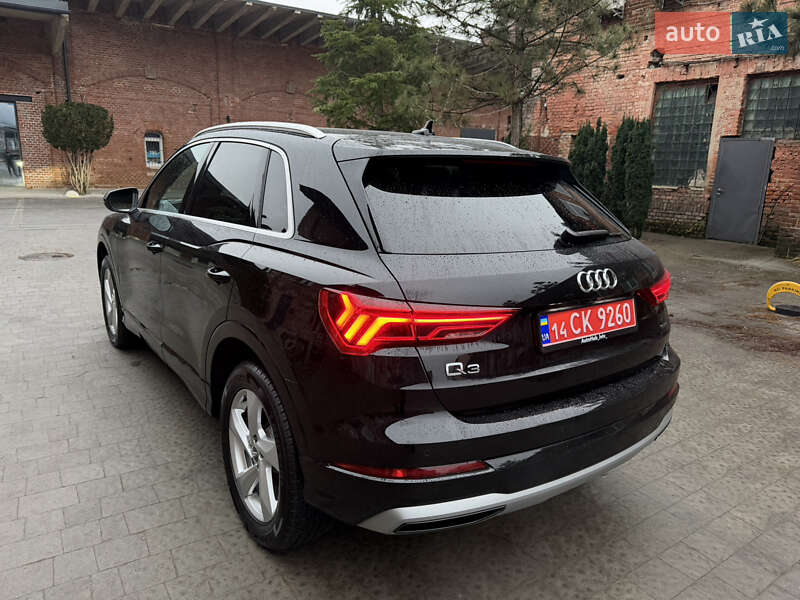 Внедорожник / Кроссовер Audi Q3 2019 в Львове