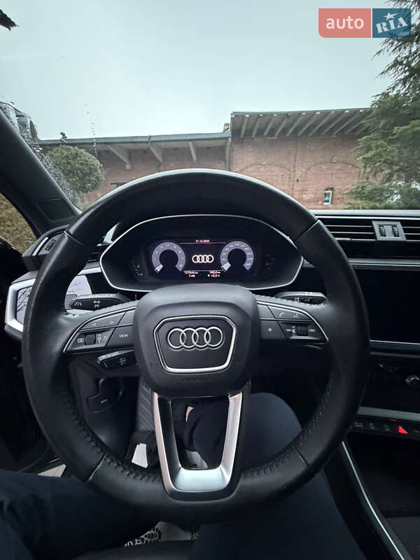 Внедорожник / Кроссовер Audi Q3 2019 в Львове