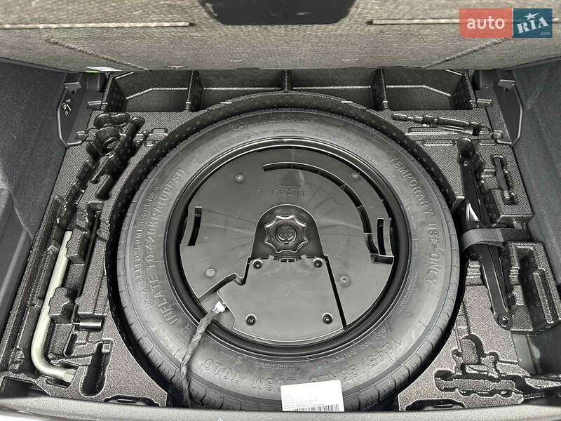 Внедорожник / Кроссовер Audi Q3 2023 в Киеве