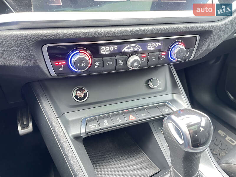 Внедорожник / Кроссовер Audi Q3 2021 в Львове