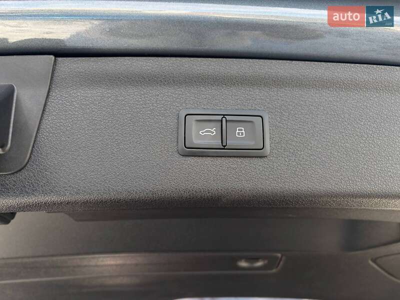 Позашляховик / Кросовер Audi Q3 2016 в Стрию