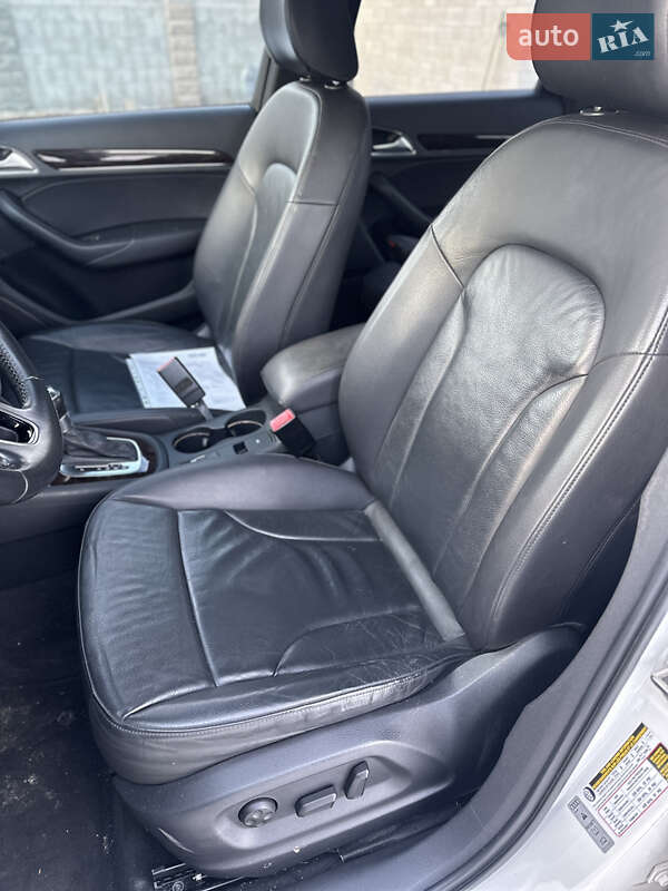 Позашляховик / Кросовер Audi Q3 2015 в Рівному