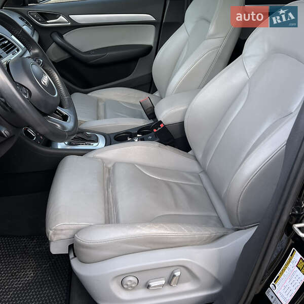 Внедорожник / Кроссовер Audi Q3 2017 в Черновцах