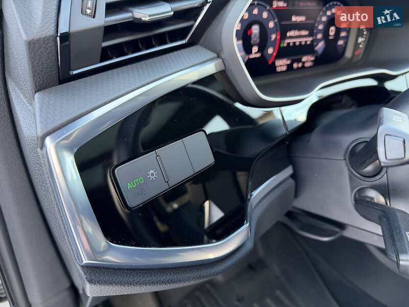 Позашляховик / Кросовер Audi Q3 2020 в Києві