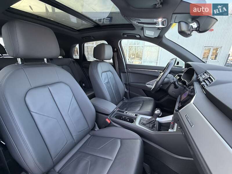 Позашляховик / Кросовер Audi Q3 2020 в Києві