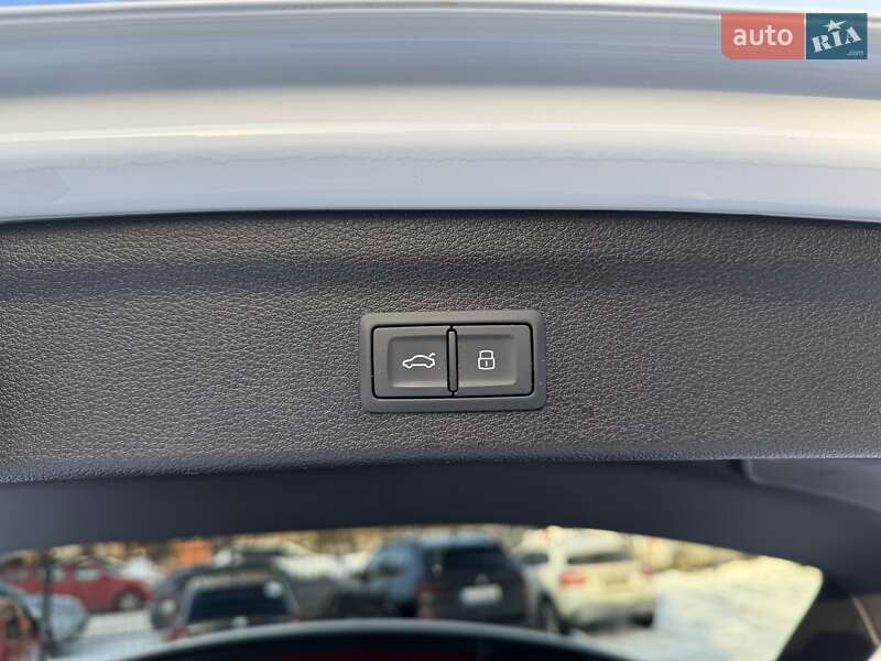 Позашляховик / Кросовер Audi Q3 2020 в Києві